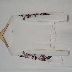 Cupcake & Cashmere Embroidery Sleeves Button Back Down Top Size S